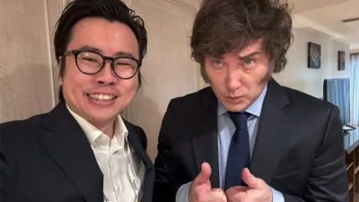 Javier Milei fue denunciado por estafas y violación de los deberes de funcionario público, entre otros delitos por su apoyo a una criptomoneda.