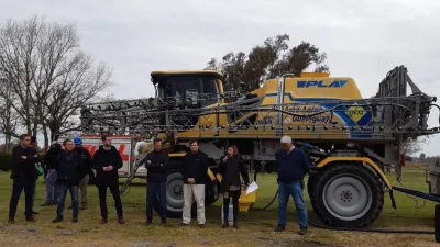 El fiscal de Estado fue parte del simulacro de las llamadas Buenas Prácticas, donde la “deriva” nunca se probó con agrotóxicos, sino con agua.