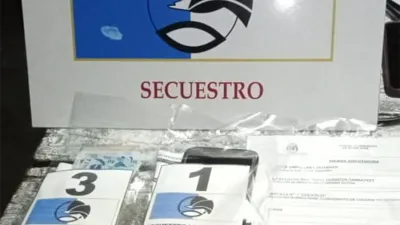 Los allanamientos se realizaron en Paraná y Bovril. Llamó la atención que en la imagen se referencie a la Departamental de Federal, cuando no fue nombrada en el comunicado de prensa.