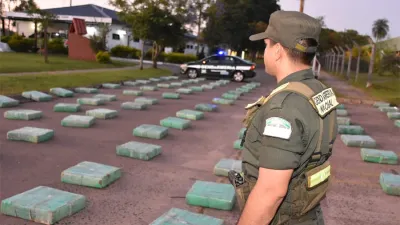 El diciembre Gendarmería secuestró más de cuatro toneladas de marihuana en Corrientes y ayer hizo lo propio al incautar más de dos mil kilos de ese estupefaciente en Victoria.