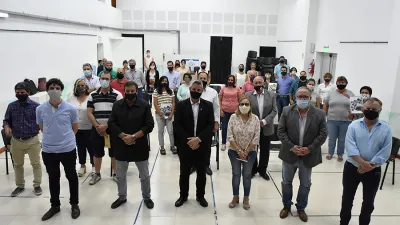 La ministra de Desarrollo Social, Marisa Paira, junto a autoridades locales y legisladores, entregó aportes en Villaguay, San Salvador, Colón y San José.
