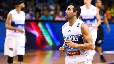 El entrerriano Paolo Quinteros jugará su novena temporada en Regatas Corrientes