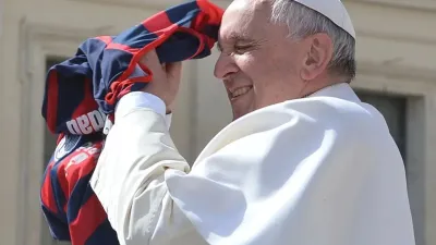 San Lorenzo despidió al Papa Francisco y ante Central usará una camiseta en su homenaje