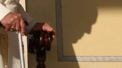 El papa Francisco, a su llegada a su audiencia general semanal en la Plaza de San Pedro, en el Vaticano, el 25 de septiembre de 2024.