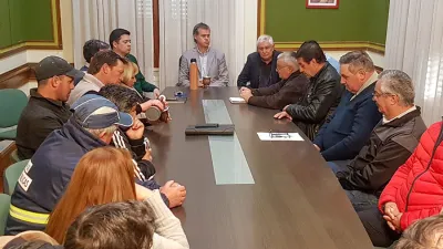 El intendente de Gualeguaychú presidió la primera reunión paritaria con los trabajadores municipales que reclaman un aumento del 25 por ciento.