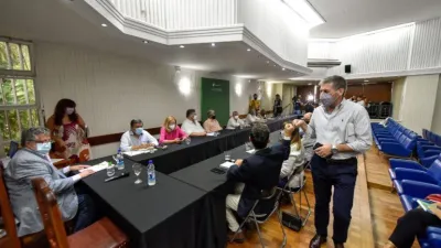 Ballay con gremios docentes