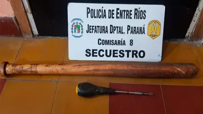 Con un bate y un destornillador intentaron agredir a policías en Paraná