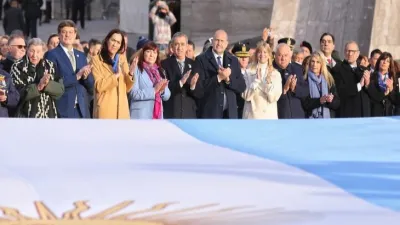 En el acto en Rosario, Perotti pidió bajar "nivel de confrontación"