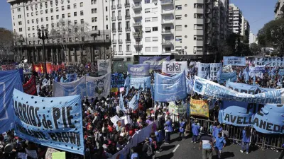 Los movimientos sociales reclamaron la sanción de la ley; las nuevas partidas irán a los comedores.