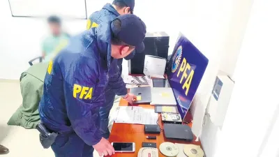 El acusado captaba menores en redes con fines sexuales.