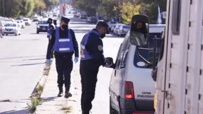 Según las autoridades, el trabajo no se ve resentido por los casos de Covid-19.