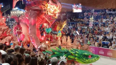 Ará Yeví abrió la octava noche y despidió febrero a todo carnaval. Ahora se vienen tres presentaciones intensas para el feriado largo previsto para el 1º, 2 y 3 de marzo. 