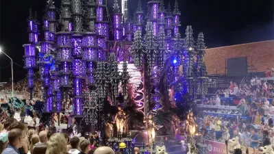 Kamarr (Centro Cultural, Social y Deportivo Sirio Libanés) inauguró la tercera noche para convertirlo en una fiesta de colores, pasiones y alegría.