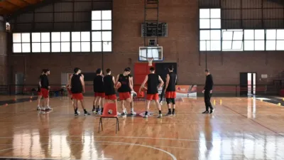 Colón de Santa Fe inició su pretemporada a las órdenes del paranaense Juan Semienczuk