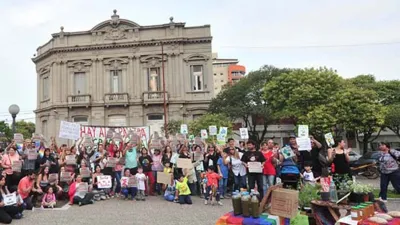 La protesta se realizó ayer por la tarde frente al Palacio de Tribunales de Gualeguaychú.