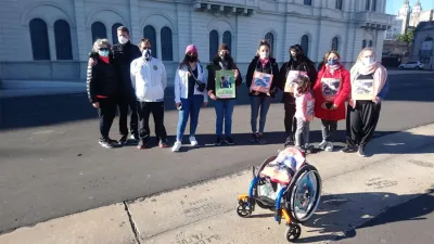 Familiares reclamaron acceder a las vacunas contra el coronavirus para los menores con discapacidad y comorbilidades.