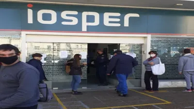 reclamo IOSPER (Foto: ANALISIS)