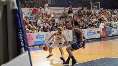 Parque Sur dejó su invicto de local a manos de Estudiantes de Olavarría