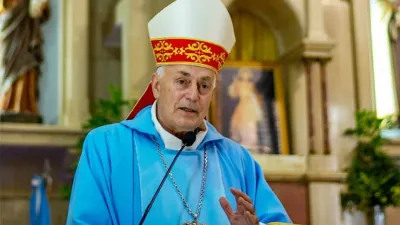 El Arzobispo de Paraná tiene una evolución “muy favorable” tras su operación