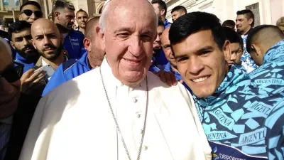 De gira por Roma con la selección nacional, el entrerriano Alexis Rebozzio conoció al Papa