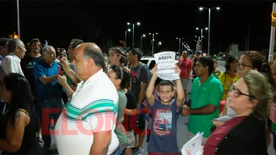 reclamo por falta de agua en Paraná