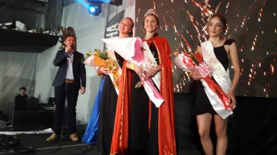 Con un impresionante marco de público, compuesto principalmente por estudiantes carroceros y sus familias, se eligió la representante 2019.