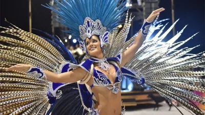 Sofìa Funes de Papelitos fue consagrada como la nueva reina del Carnaval del País.