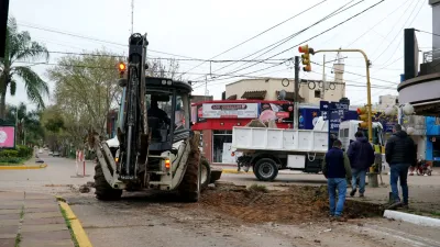 Avenida Presidente Perón Colón