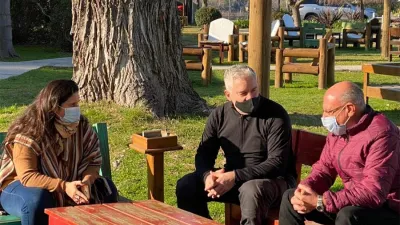 El referente de Gualeguaychú del Frente Renovador, Enrique Ghiglione y la concejala Sofía Ghiglione mantuvieron un encuentro con Raúl Pérez, enviado por Sergio Massa. 