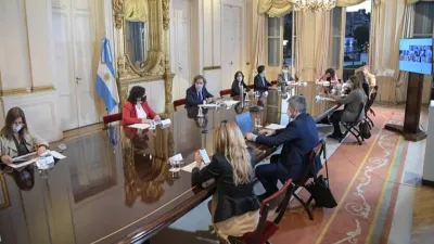 reunión con expertos médicos