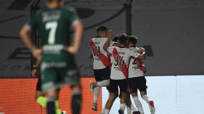 River reaccionó a tiempo y consiguió una agónica victoria a pesar de las bajas en Junín