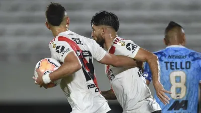 Copa Libertadores: el entrerriano Casco abrió el camino de una histórica goleada de River