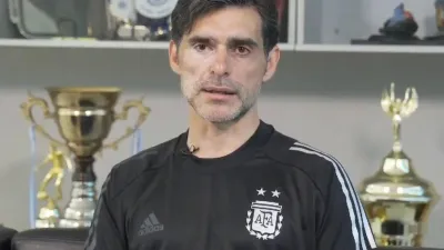 Ayala dijo que el retiro de Agüero “es muy fresco” para hablar de su futuro con Argentina