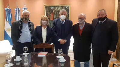 Acompañó a Fabián Rogel y Sara Foletto, además de Héctor Lebensohn (único hijo de Moisés Lebensohn), el ex concejal de Paraná, Marcelo Milano.