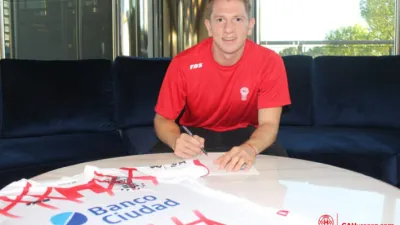 Huracán presentó a su noveno refuerzo a días de su visita a Patronato