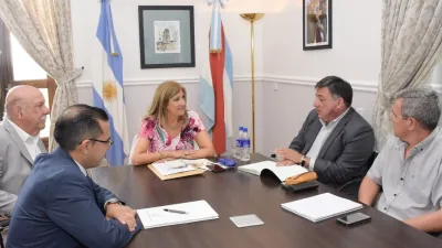 Reunión en la oficina del Ministerio de Gobierno