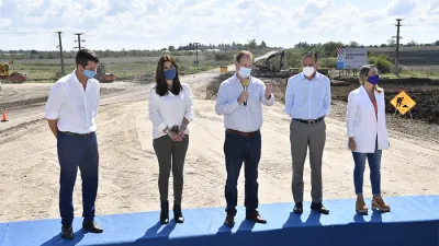 El gobernador Gustavo Bordet presidió ayer el inicio de las obras de pavimentación y ensanche de puentes en la Ruta Provincial N° 20 en Villaguay.