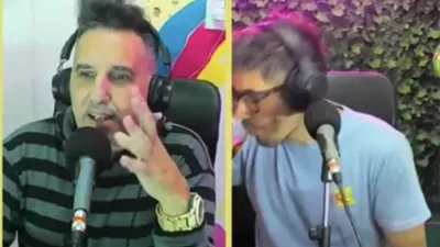 Imagen de archivo de Gustavo Saldaña quien conduce “Lo que se hereda, no se roba” por Streaming de FM Randon.