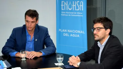 Sarubi abordó con Cresto la adjudicación del colector cloacal de La Paz