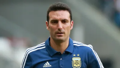 “A mí me gustaría que la selección juegue en La Bombonera”, afirmó Scaloni
