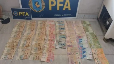 Se secuestraron 47-050 pesos, marihuana, un arma de fuego y celulares.