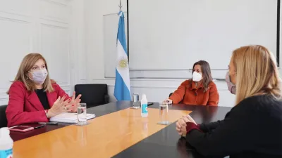 La ministra de Seguridad de la Nación, Sabina Frederic y la subsecretaria de Programación Federal y Articulación Legislativa, Silvia La Ruffa, recibieron a la ministra de Gobierno y Justicia, Rosario Romero.