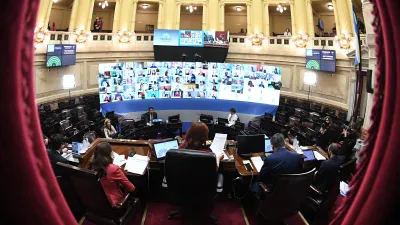 Por primera vez, el Senado nacional votó tres leyes en forma remota