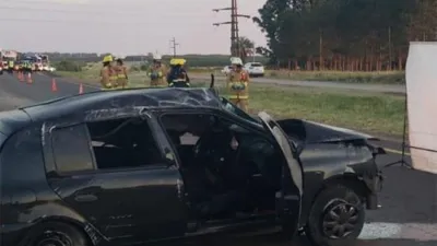 El hecho ocurrió alrededor de las 4 de hoy, en la Autovía 14 y fue protagonizado por un Renault Clio que circulaba en sentido Norte-Sur.