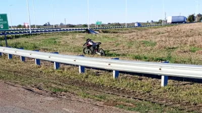 Un motovehículo despistó en la RN 18 y el ingreso a la ciudad de Villaguay.