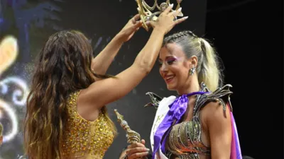 Andi Davrieux es la nueva soberana del Carnaval del País. Foto Prensa del Carnaval.