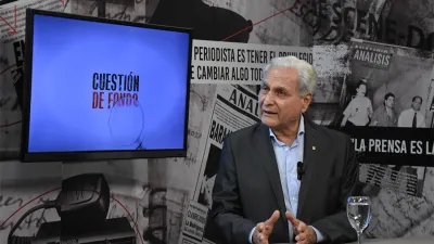 Gustavo Solanas fue muy crítico con aquellos legisladores que dejan un manto de sospecha al momento de asumir un voto a cambio de un nombramiento o una obra. “Eso se presta a que hubiera una ´Banelco´ de por medio, como fue alguna vez en el Senado”, manifestó.