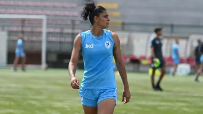 Fútbol: la nogoyaense Soledad Jaimes seguirá su carrera en el legendario Nápoli