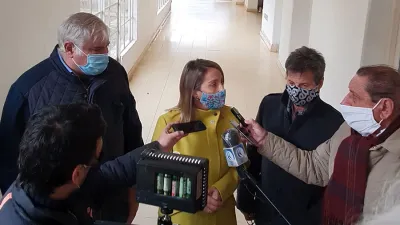 La vicegobernadora Laura Stratta recorrió Victoria, su ciudad natal y anunció obras de infraestructura y la extensión de la red de gas.