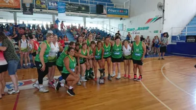 Más de mil personas participaron del Torneo Internacional de Maxibásquet en Paraná